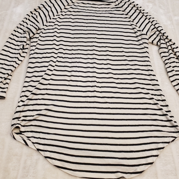 American Eagle Outfitters Soft & Sexy 3/4 Sleeve T-Shirt - Picture 13 of 15